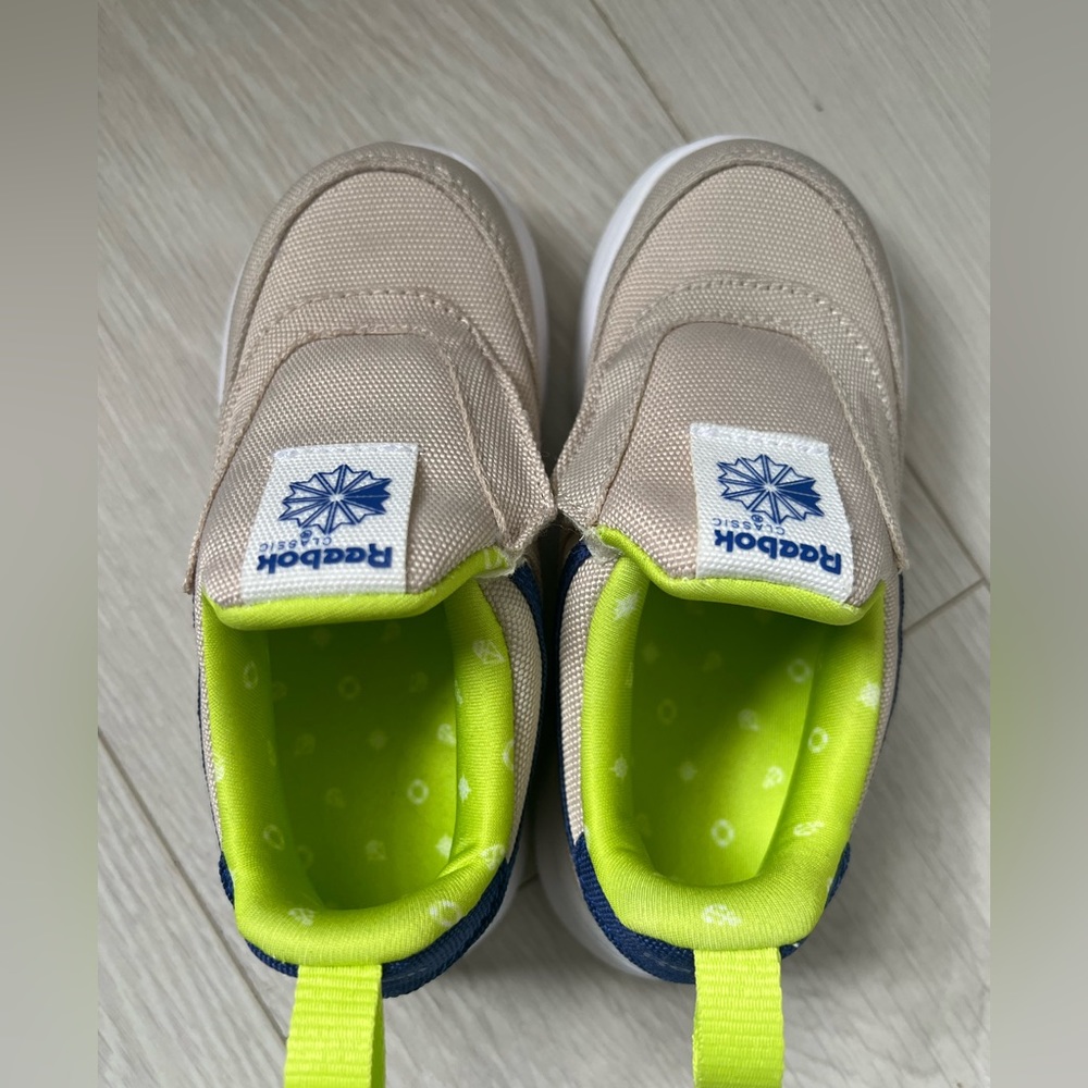 Toddler size 6 shoes